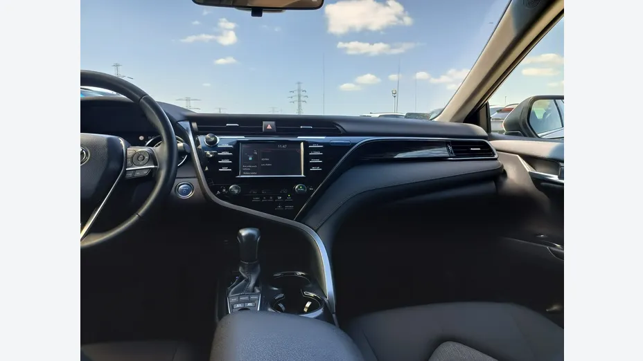 TOYOTA Camry -