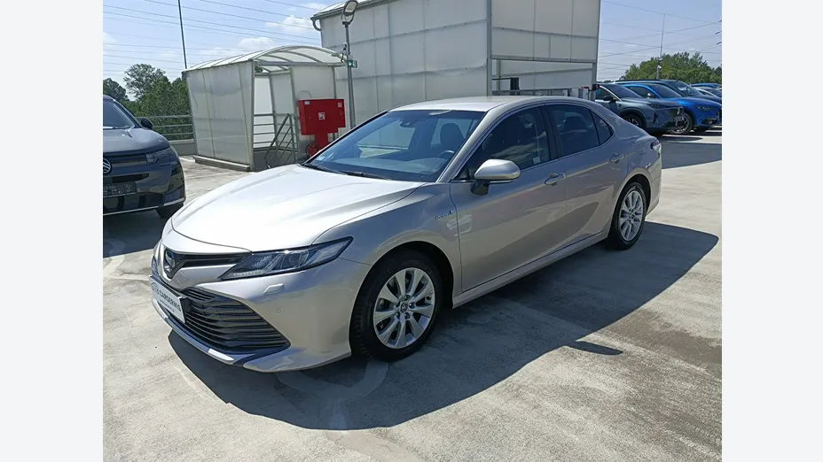 TOYOTA Camry -