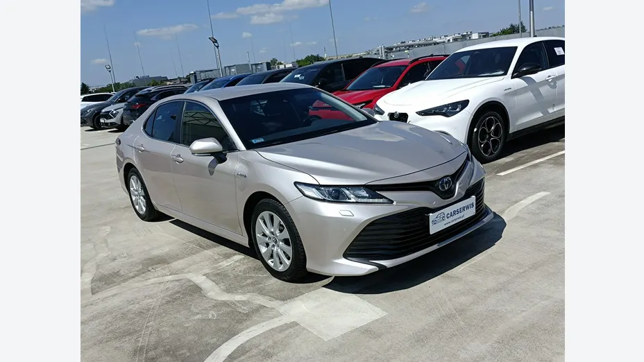TOYOTA Camry -