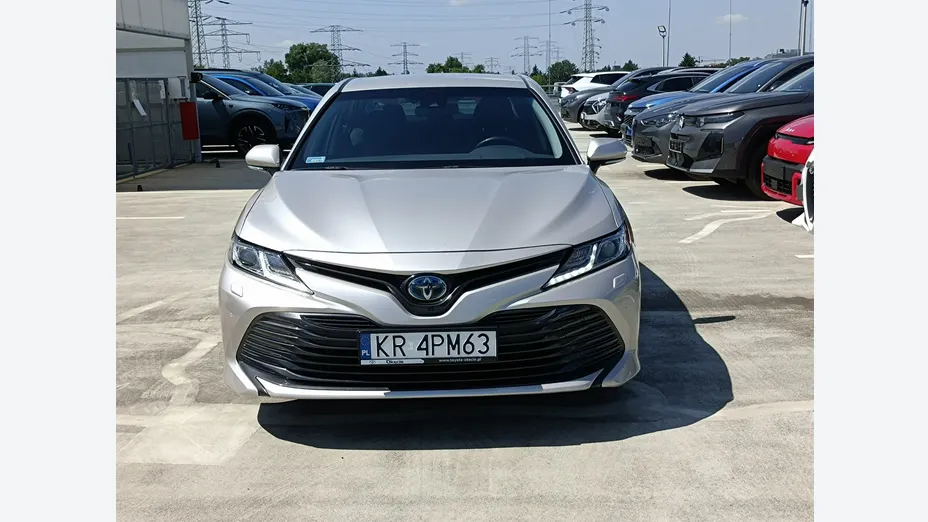 TOYOTA Camry -
