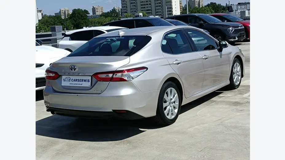 TOYOTA Camry -