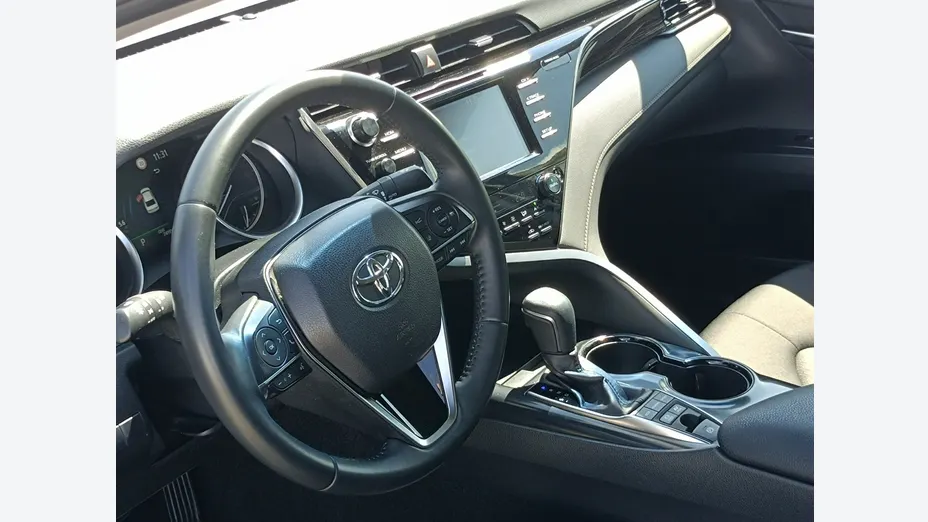 TOYOTA Camry -