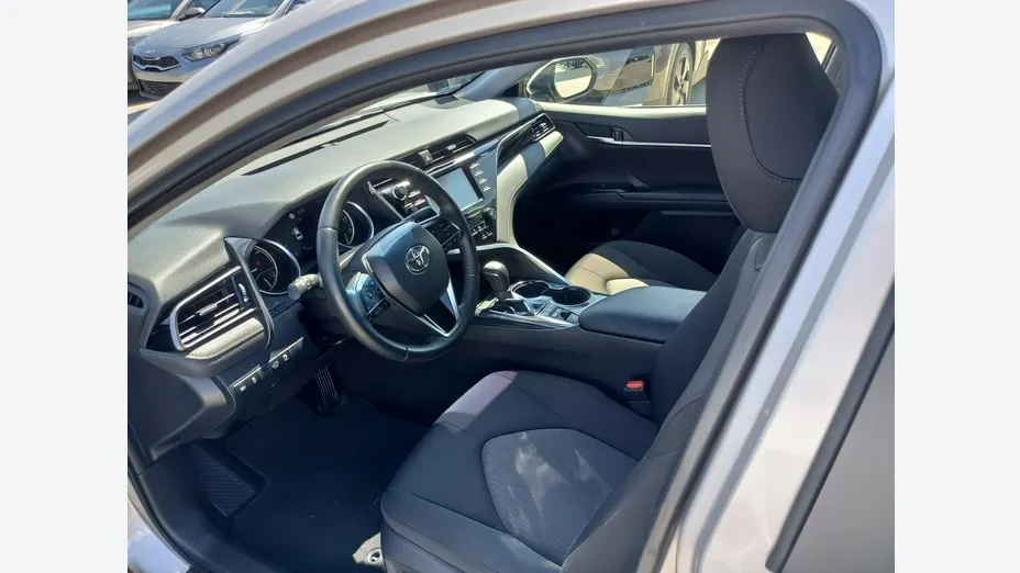 TOYOTA Camry -