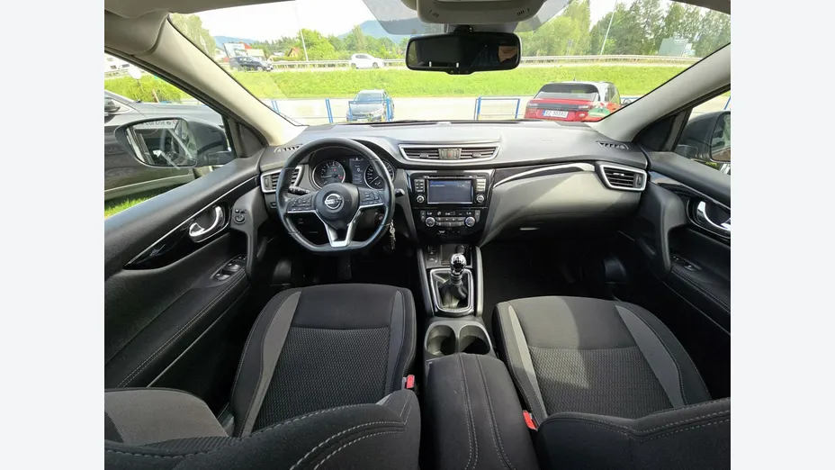 NISSAN Qashqai -