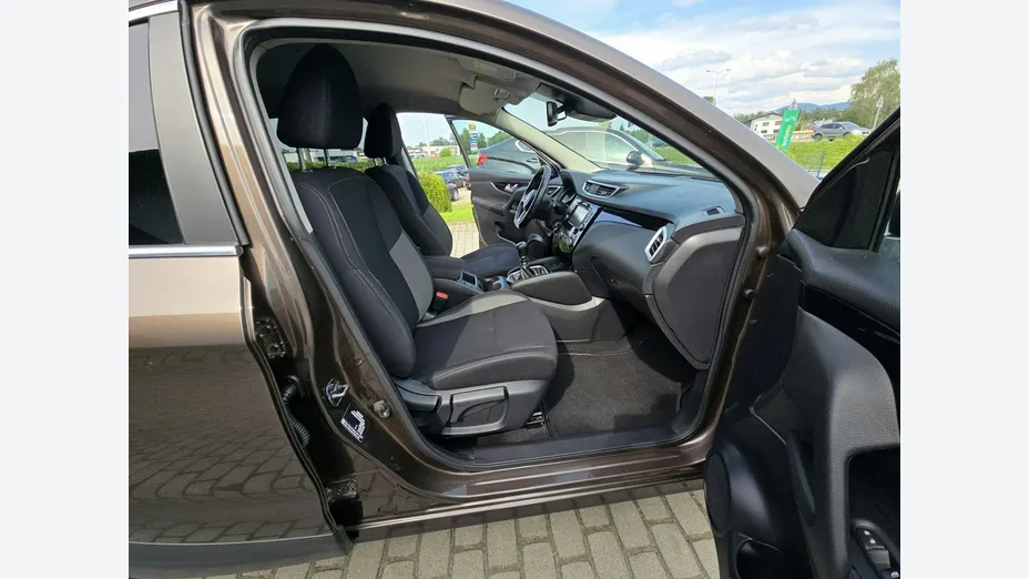 NISSAN Qashqai -