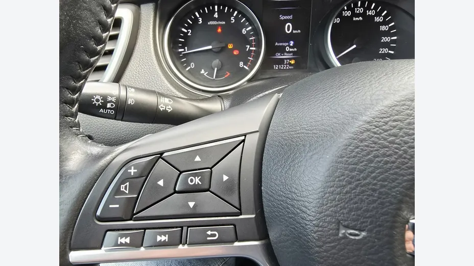 NISSAN Qashqai -