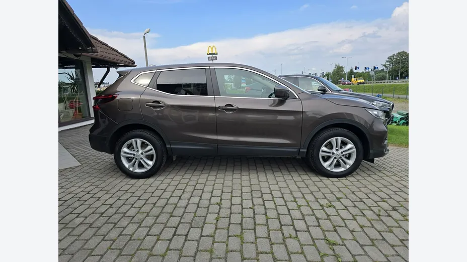 NISSAN Qashqai -