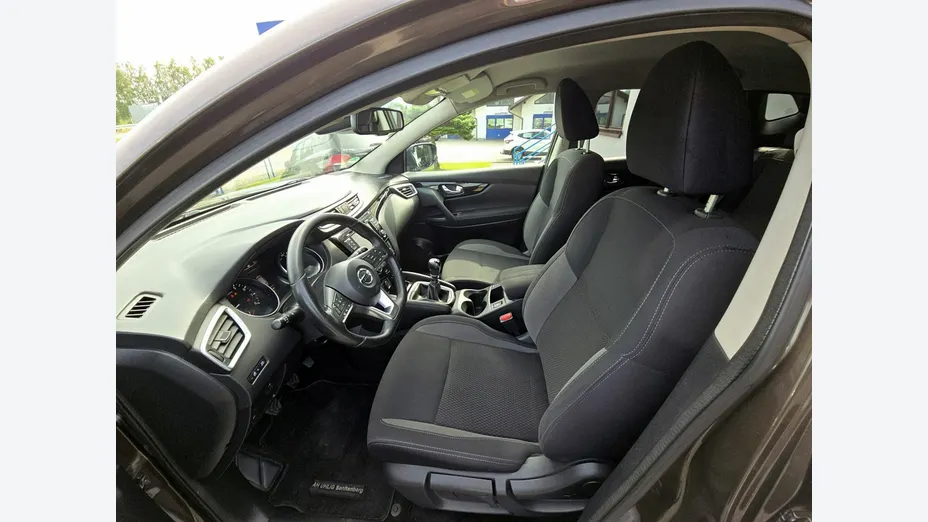 NISSAN Qashqai -