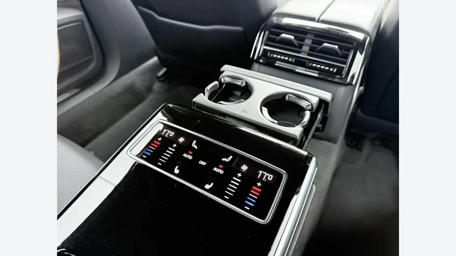 AUDI A8 -