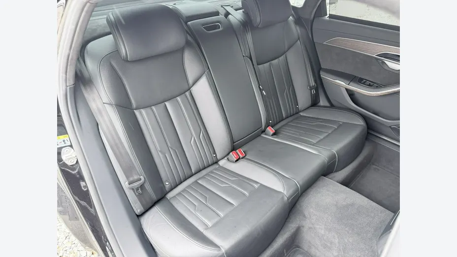 AUDI A8 -