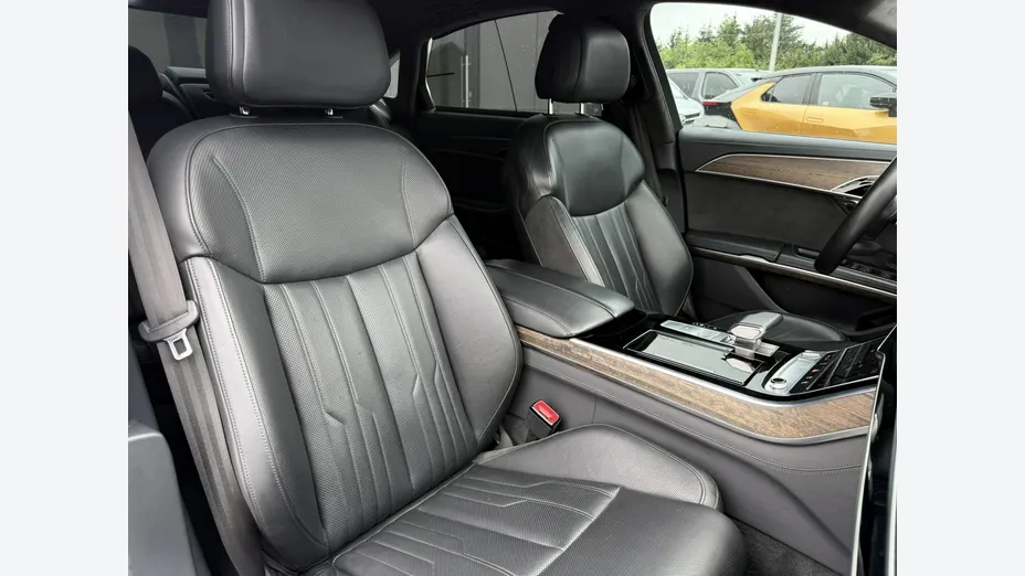 AUDI A8 -