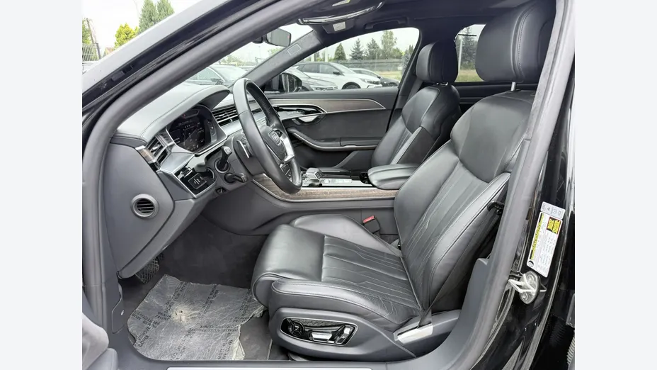 AUDI A8 -