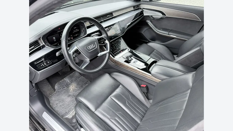 AUDI A8 -