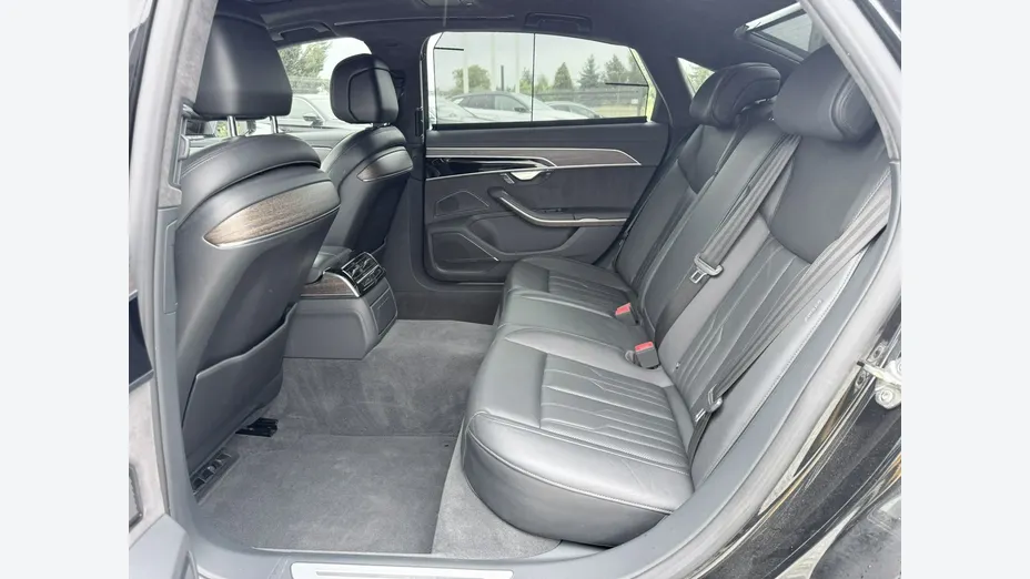 AUDI A8 -