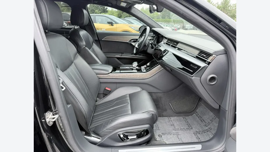 AUDI A8 -