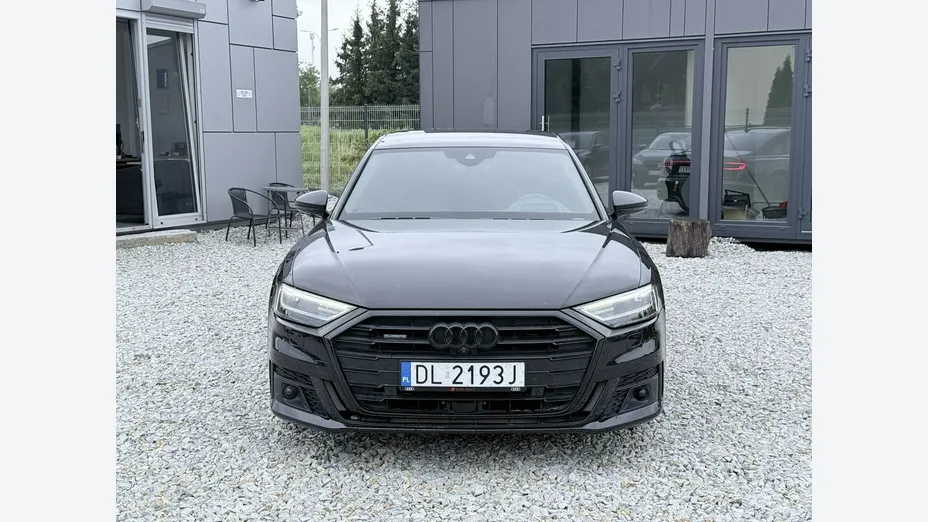 AUDI A8 -