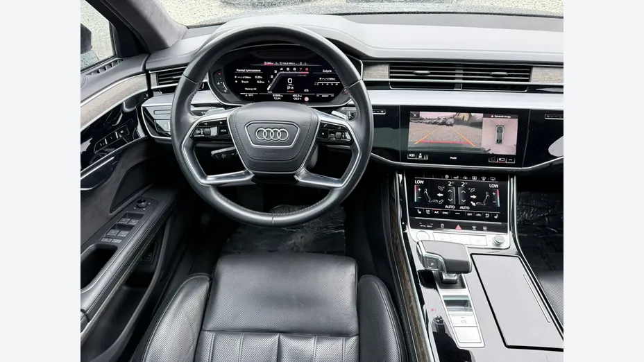 AUDI A8 -