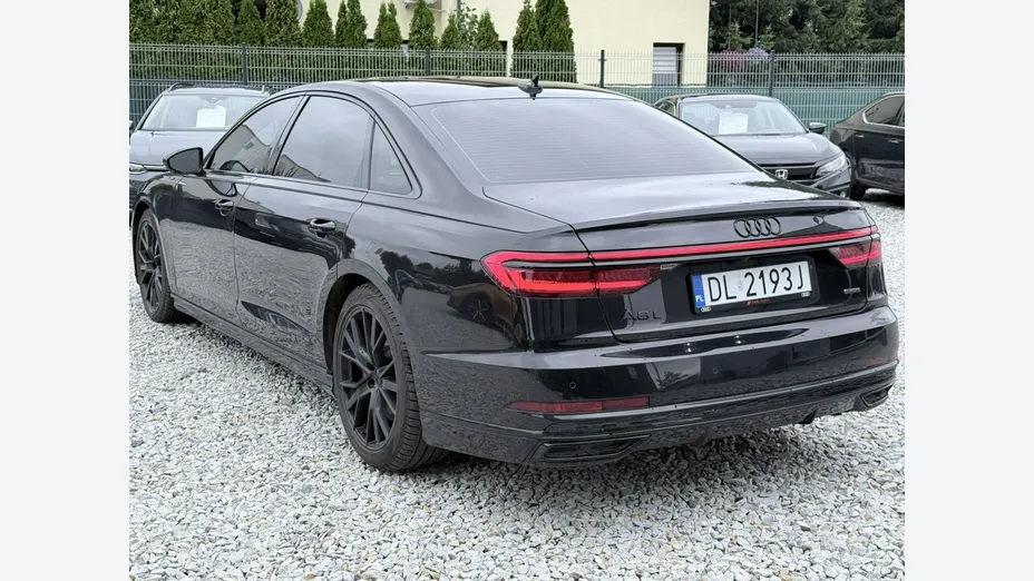 AUDI A8 -