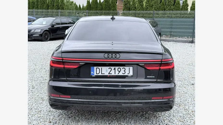 AUDI A8 -