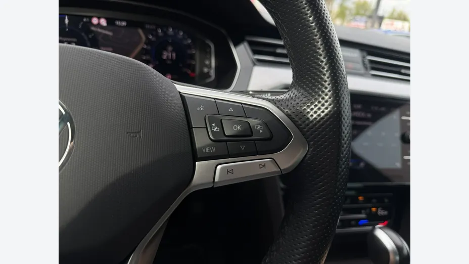 VOLKSWAGEN Passat -