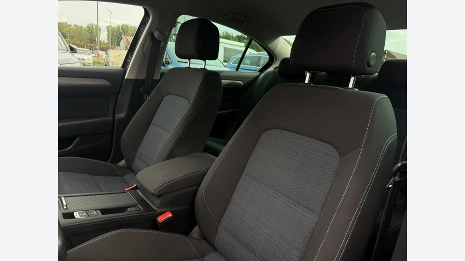 VOLKSWAGEN Passat -