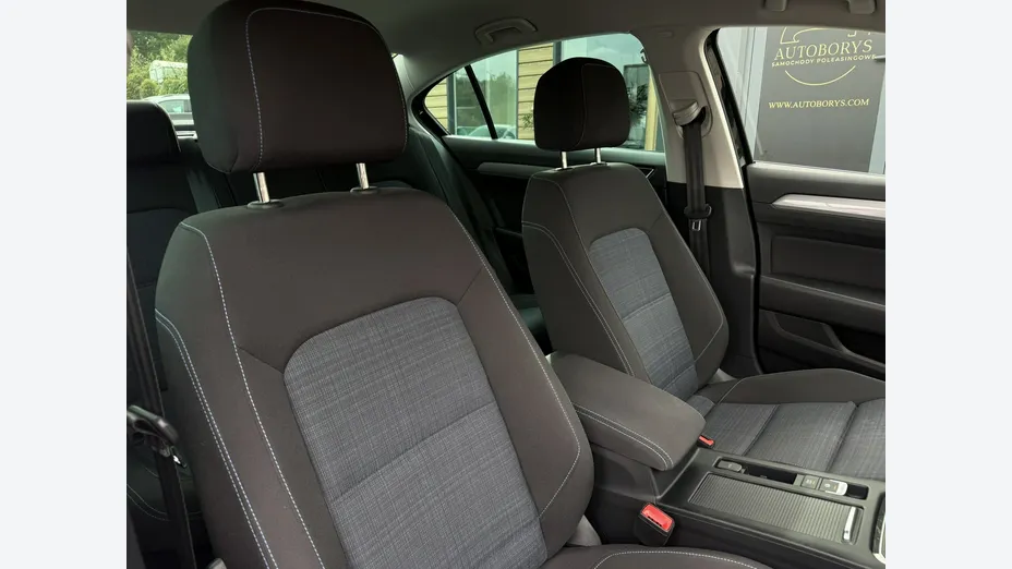 VOLKSWAGEN Passat -