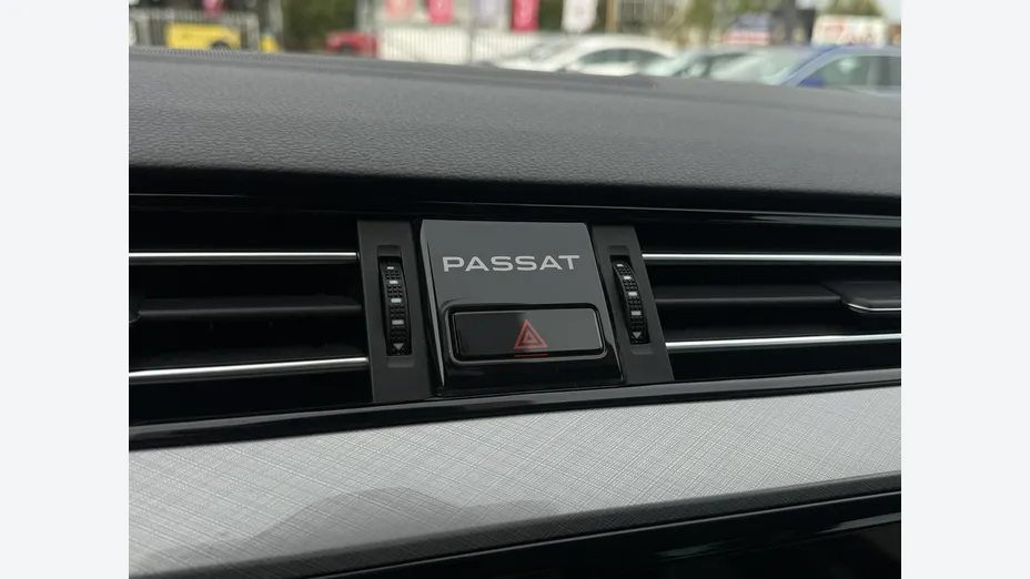 VOLKSWAGEN Passat -