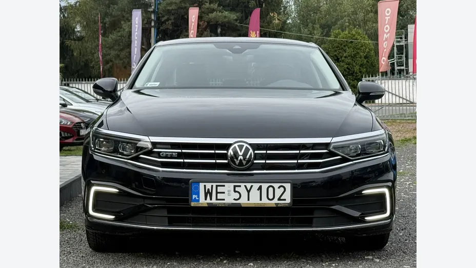 VOLKSWAGEN Passat -