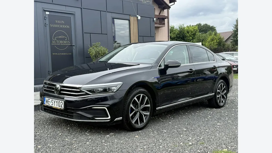 VOLKSWAGEN Passat -