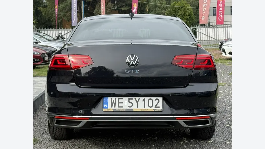 VOLKSWAGEN Passat -