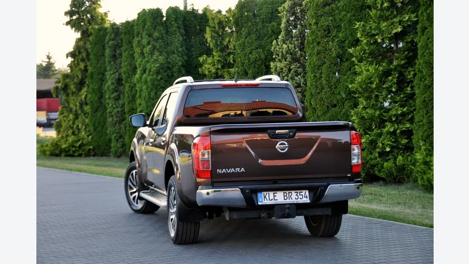 NISSAN Navara -