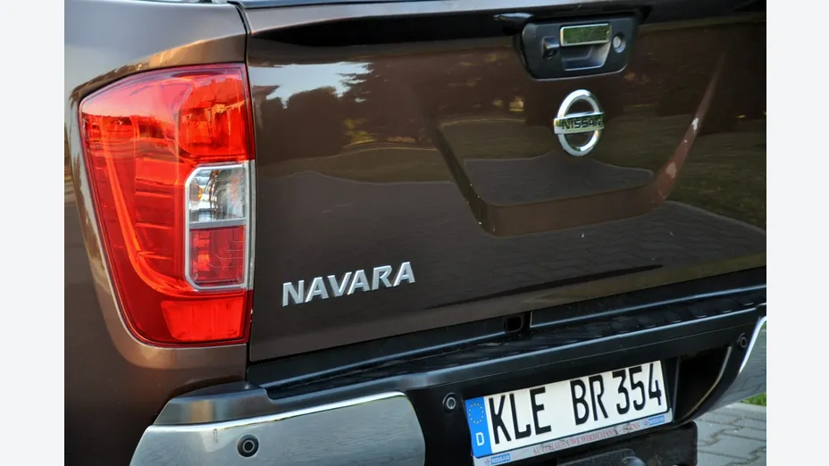 NISSAN Navara -