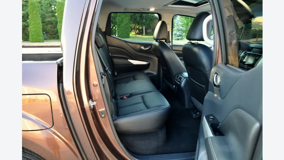 NISSAN Navara -