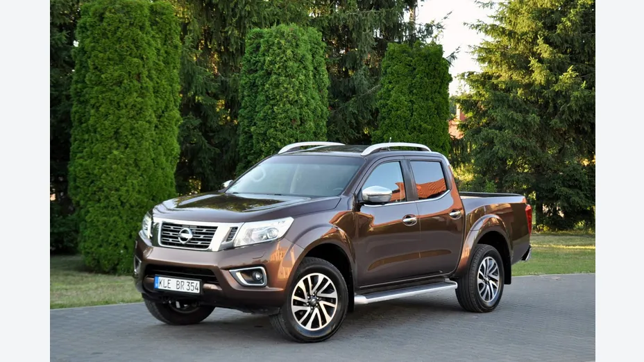 NISSAN Navara -