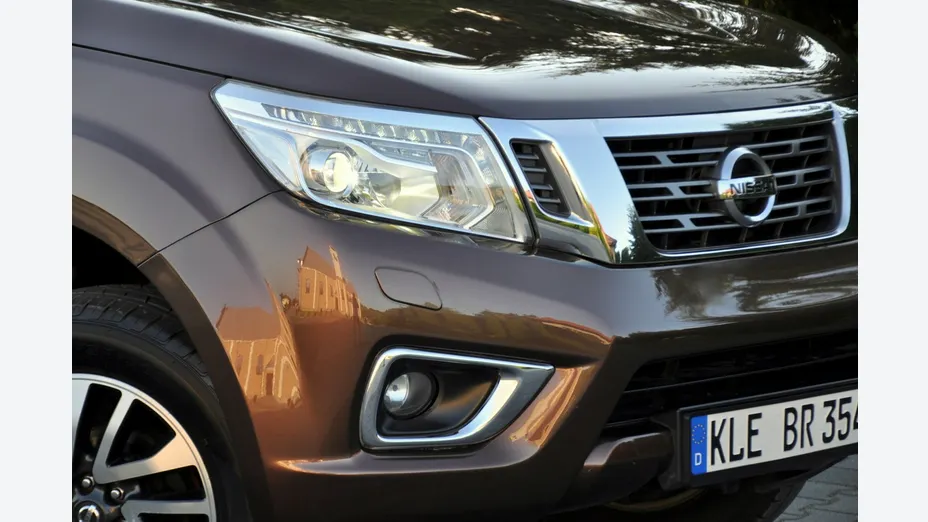 NISSAN Navara -