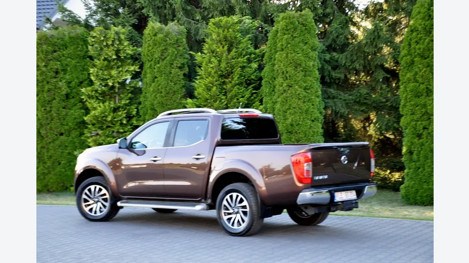 NISSAN Navara -