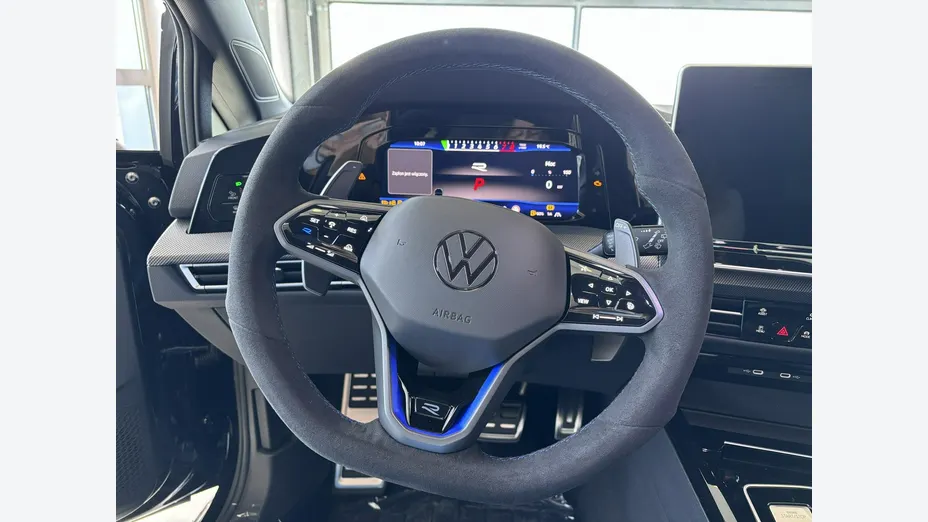 VOLKSWAGEN Golf -