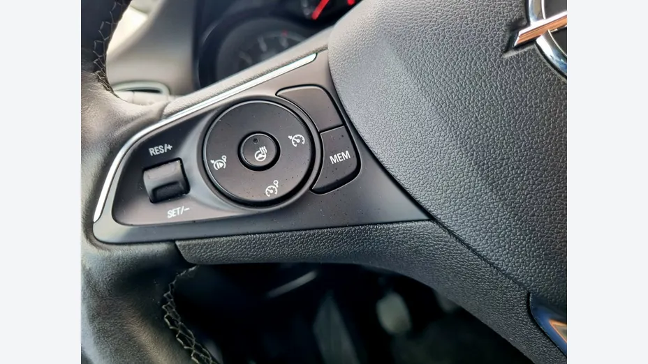 OPEL Crossland X -