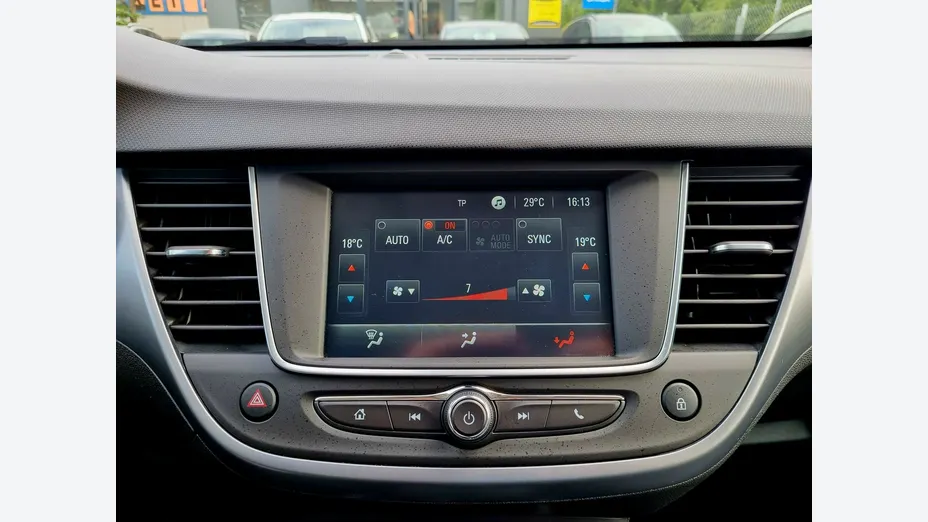 OPEL Crossland X -