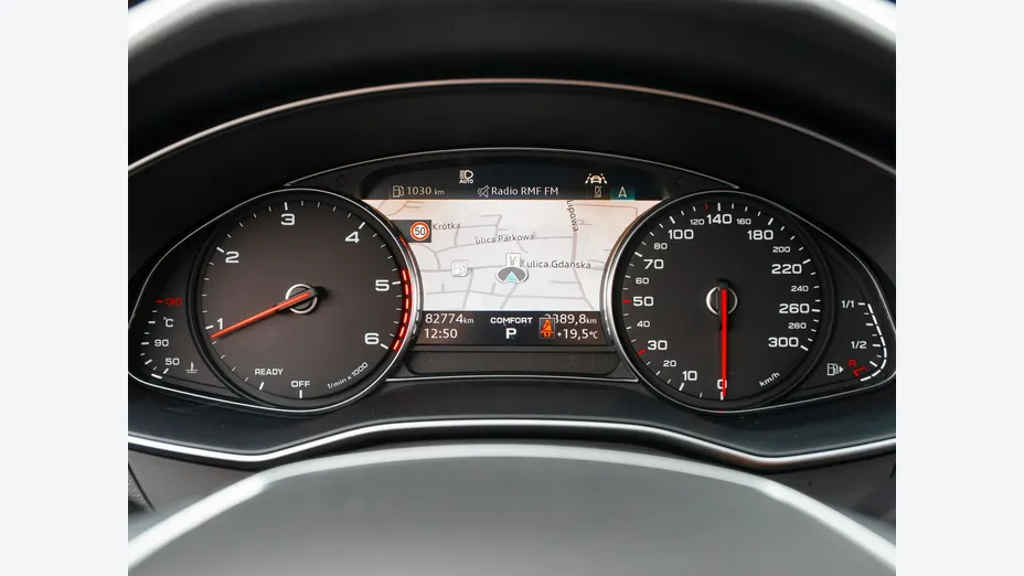 AUDI A6 -