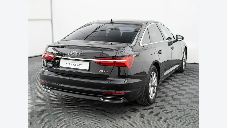 AUDI A6 -