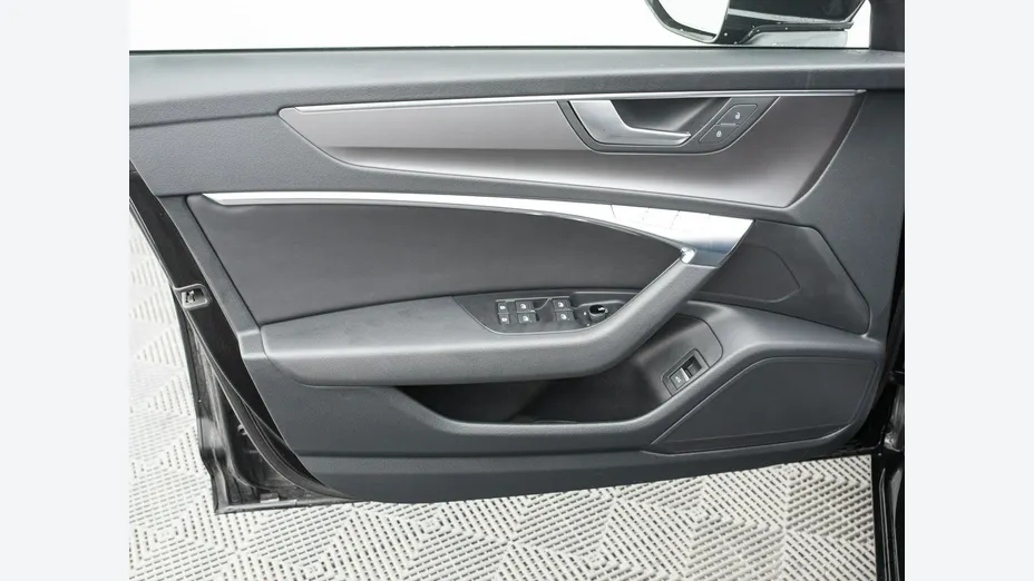 AUDI A6 -
