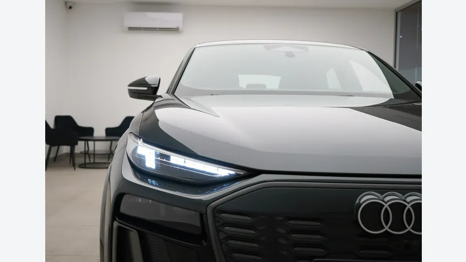 AUDI Q6 Sportback e-tron -
