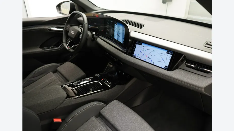 AUDI Q6 Sportback e-tron -