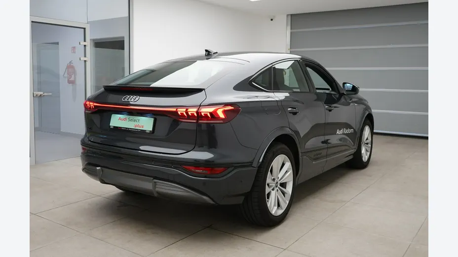 AUDI Q6 Sportback e-tron -