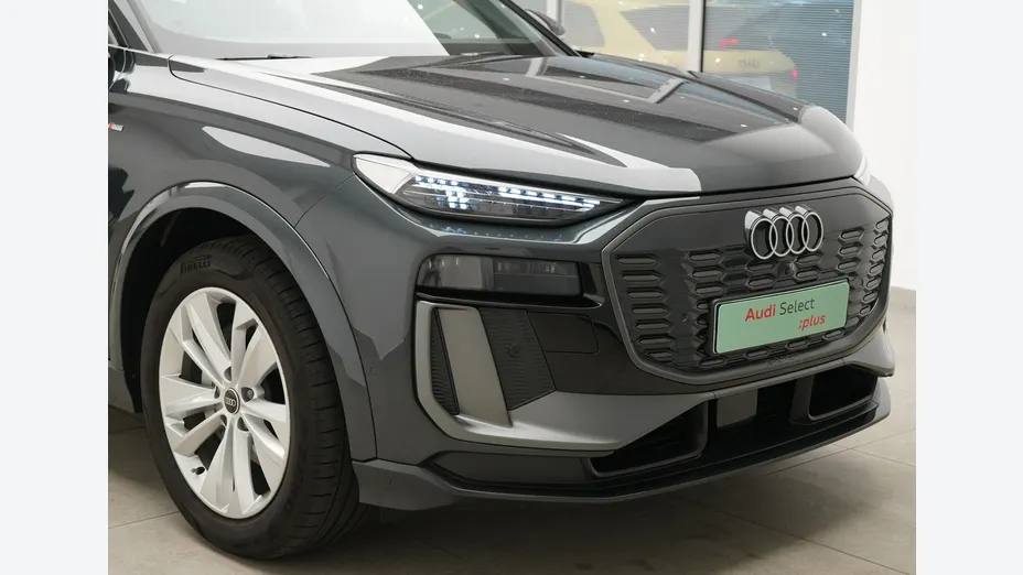 AUDI Q6 Sportback e-tron -