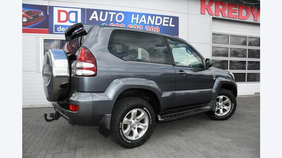 TOYOTA Land Cruiser -