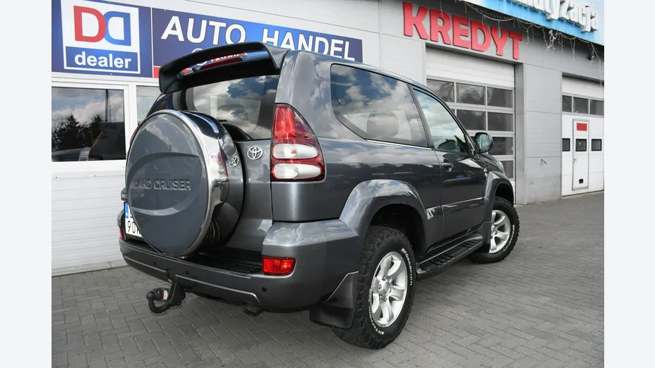 TOYOTA Land Cruiser -