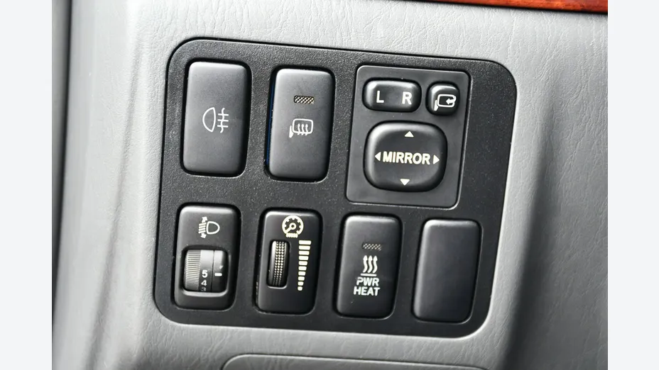 TOYOTA Land Cruiser -