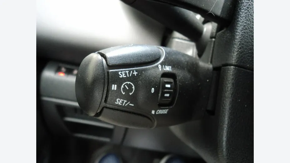 PEUGEOT 3008 -